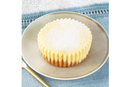 セブン、“1か月で200万個売れ”人気スイーツがレモン香る春味に「とろ生食感チーズケーキ さわやか仕立て」登場 画像