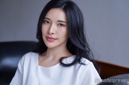 “世界一のグラビア雑誌”表紙も飾った4児のママ・紗世「VOGUE UKRAINE」に登場「また一つ夢が叶いました」 画像