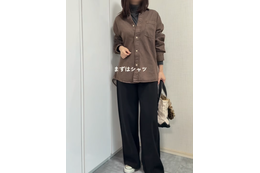 スウェットの概念が変わる【ユニクロ】センタープレスパンツ。ラクなのにキレイ見えする、大人が履きたい一着【40代の毎日コーデ】