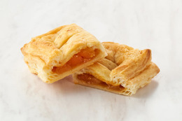 セブン、店内オーブンで焼く「アップルパイ」新登場 果実感と発酵バター香るサクッと生地 画像