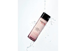 HERA、美の象徴“チェジュカメリア”に着想したブースティングエッセンス「コンフィー コンディショニングエッセンス」発売 画像