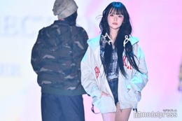 美人YouTuberさくら「ヘアアクセの使い方可愛い」「参考になる」と反響 美脚披露カジュアルコーデ【TGC2026 S/S】 画像