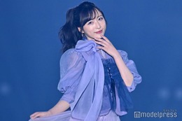 AKB48小栗有以、シースルーブラウスで上品オーラ全開 千葉恵里はリボンたっぷりトップス着こなす【IDOL RUNWAY COLLECTION 2026】