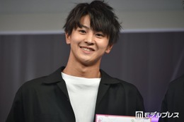 ドラマ「修仲」で話題・藤本洸大、“ヤンキー風”リーゼント＆学ラン姿でファン魅了「新たな魅力開放」「可愛さが隠せてない」