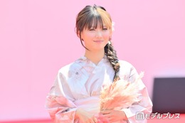 フォーエイト48あみか、オフショルへそ出しトップスに熱視線「スタイルレベチ」「肌綺麗すぎる」