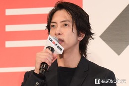 シソンヌ長谷川、山下智久のアドリブ量に驚き「芸人ぐらいやってくる」共演者同士の仲良し秘話も「学校みたい」【正直不動産】