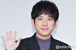 二宮和也、マイアミから1人で帰国 機内ショットが話題「エコノミー乗るの？」「信じられない」