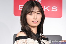 乃木坂46五百城茉央、美スタイル際立つノースリ黒ドレス姿「いつもより大人っぽい」「色白で眩しい」とファン絶賛