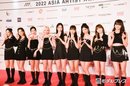 NiziU、メンバー集合の平成プリに反響相次ぐ「美人際立つ」「質感エモすぎる」 画像