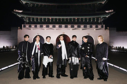 BTS、韓国光化門広場ライブで約10万4000人動員 完全体カムバックの思い語る「7人で一緒にいられて幸せ」