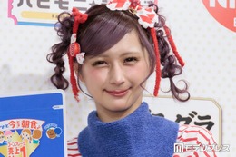 しなこ、“ピンク封印”カジュアルコーデで雰囲気ガラリ「普段は着ないような系統」幼少期の思い出明かす 画像