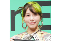 仲里依紗、海外にも“マストで持参”愛用ドライヤーを紹介「あゆと一緒」