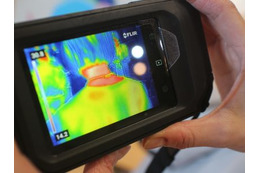 47歳スタイリストが「身に着けた瞬間、首の血流アップが”見える化”した」衝撃の神アイテムを体験レビュー