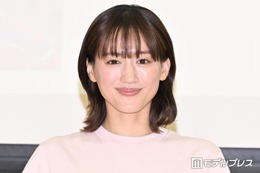 綾瀬はるか、シースルー衣装で素肌透ける「美しさに引き込まれる」「見たことない姿」と反響