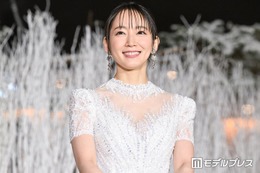 吉岡里帆、雰囲気一変ぱっつん重ため前髪姿「破壊力すごい」「お人形さんみたい」の声