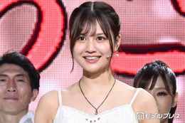 元乃木坂46中村麗乃、純白のミニ丈ワンピ姿で美脚際立つ「人魚姫みたい」「憧れのスタイル」の声 画像