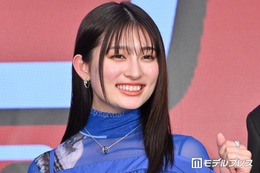 吉川愛、美背中際立つドレス姿披露「ラインが美しすぎる」「大人っぽくてドキッとした」と絶賛の声 画像