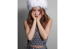 結婚発表のてんちむ、手編みスカーフ使用の“編み物コーデ”に反響「おしゃれすぎる」「服と合ってて素敵」