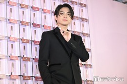 岩瀬洋志、ツヤ＆血色感メイク圧巻オーラ放つ この春は「美容をさらに意識」【YSL LOVENUDE HOTEL】