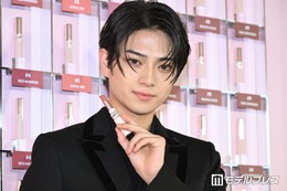 岩瀬洋志、ツヤ＆血色感メイク圧巻オーラ放つ この春は「美容をさらに意識」【YSL LOVENUDE HOTEL】