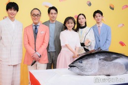 永作博美主演ドラマイベントで“異例”マグロ解体ショー 松山ケンイチ絶賛「肌艶も申し分ない」【時すでにおスシ！？】 画像
