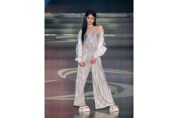 “異例の24人組”tripleSリン、初ランウェイで堂々ウォーキング 抜群プロポーション披露「夢のような時間でした！」【超十代2026】