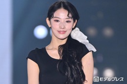 元NMIXXジニ、ソロデビュー後初来日「関コレ」初出演でトップバッター飾る