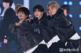 日本初“3兄弟YouTuber”すずしょうと、クール＆わちゃわちゃのギャップランウェイ【関コレ2026S/S】