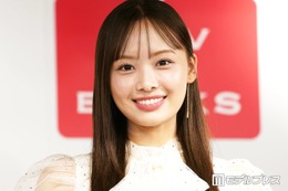 元日向坂46濱岸ひより、デニムミニスカで美脚披露「スタイル抜群で羨ましい」「桜とひよたんの組み合わせ最高」の声 画像