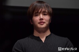 結婚発表のYouTuberぷろたん、本名書かれた婚姻届公開で驚きの声相次ぐ「初めて知った」「カッコイイ」