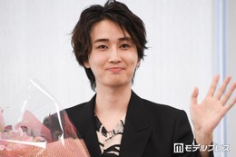 カルマ「数年ぶりに」髪バッサリで雰囲気一変「爽やかでいい」「小顔が際立ってる」の声