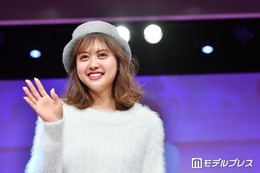 「王様のブランチ」美人リポーター、雨の日のショーパン私服コーデに「脚の形が綺麗」「カジュアルでも上品」と反響