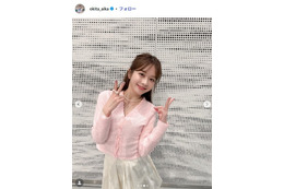 沖田愛加アナ、ビックシルエットコートから美脚スラリ「ほっそりしてる」「魅力的」の声 画像