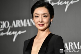 草刈民代、姪の結婚式で全員顔出し家族ショットに反響「美男美女一族」「凛とした着物姿」