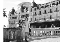 50歳で夫が急逝、多額の負債、2度の大病…。どん底から年商7億のビジネスを成功させた、モナコ王宮前で暮らす女性起業家の壮絶な人生とは