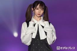 ≠ME谷崎早耶、パーカー×ミニスカの私服ショットにファン悶絶「新鮮なコーデ」「美脚すぎる」 画像