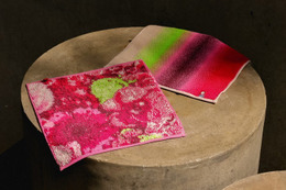 ファミマ、ニコライ バーグマンとの初コラボハンカチ登場 母の日ギフトにも最適な花柄＆グラデーション