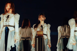 【櫻坂46 5thアニラ】国立競技場が暗闇＆無音に「静寂の暴力」山下瞳月の涙・オルゴールの新演出にファン衝撃「圧巻の光景」「7万人の静寂鳥肌立つ」