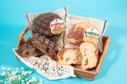 ファミマ、“超も～っちり”シリーズにチョコメロンパン＆チーズパン新登場 4月14日から