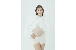 第1子妊娠の藤田ニコル「たまごクラブ」表紙でマタニティフォト公開「今は早く赤ちゃんに会いたい」出産控えた心境明かす