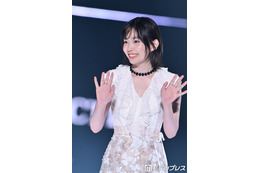 日曜劇場出演女優、美ウエスト際立つクロップドキャミ姿に熱視線「破壊力抜群」「くびれ綺麗」と反響 画像