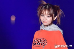 “ばんばんざい・ぎしの妻”桜井美悠、息子とピンクコーデでお花見「美人親子」「そっくり」 画像