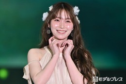 櫻坂46守屋麗奈、ホルターネックワンピ姿で笑顔輝く「妖精みたい」「正解すぎる」と反響【ガルアワ2026SS】 画像