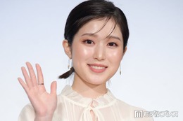 福本莉子、ミニスカ×ロングブーツで美脚際立つ「プラダを着た悪魔2」インタビュー報告に反響「眩しすぎる」「可愛い」 画像