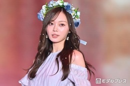 梅澤美波、乃木坂46として最後のファッションイベント 華やかブルードレスで有終の美飾る【ガルアワ2026SS】 画像
