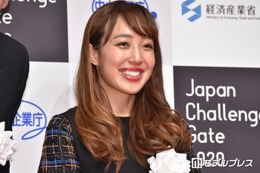 3児の母・川崎希「生後9ヶ月検診へ行ってきました」次女の姿公開「天使みたいで癒されます」「成長が伝わってくる」と反響