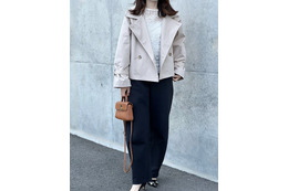 156でキッズサイズをセレクト。着心地とシルエットが優秀な【ユニクロ】パンツでつくるショートトレンチスタイル【40代の毎日コーデ】 画像