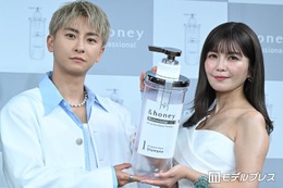 AAA與真司郎・宇野実彩子、同時に新ヘア初公開 與は「6～7年ぶり」ブロンドに・宇野は美スタイル際立つドレス姿 画像