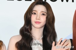 aespaカリナ、脚線美際立つスポーティーコーデ「全身のバランスが神」「ショートパンツが似合いすぎてる」の声 画像