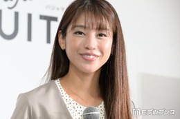 1児の母・岡副麻希、夫・蒲生尚弥選手＆1歳娘とのいちご狩りショット投稿「ポーズが可愛い」「イチゴカラーの洋服素敵」の声